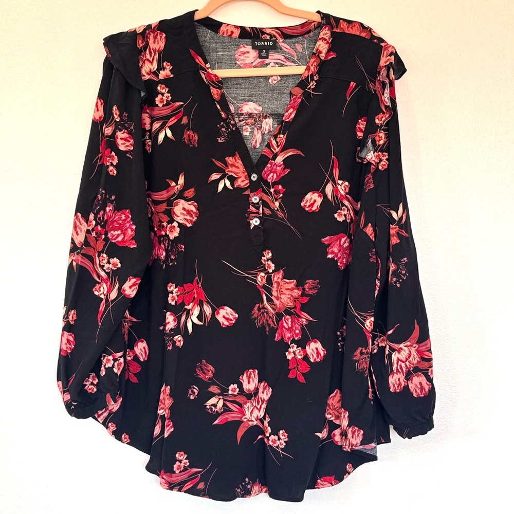 Torrid Challis Ruffle Trim Pullover Top Womens Plus  Black Floral Sz 3X - Picture 3 of 14